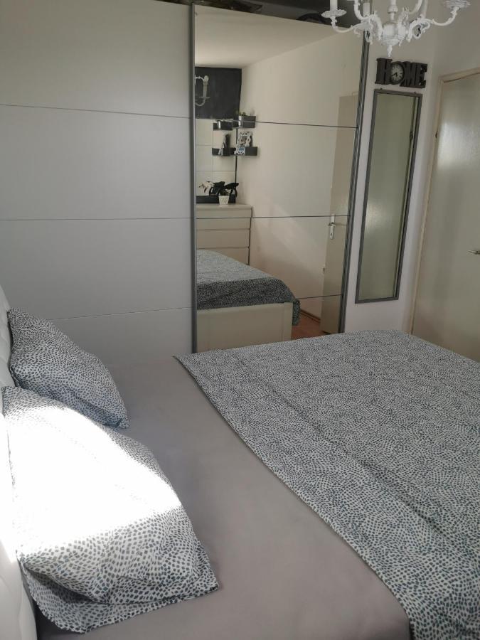 Kenzo Apartment Сень Екстер'єр фото